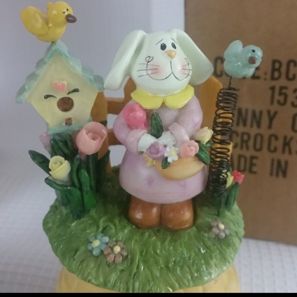 Easter Bunny Candle Crock - Yellow - Picture 5 of 7